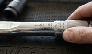 How to Read a Torque Wrench: A Complete Beginner's Guide