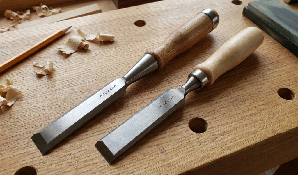 socket construction in a professional wood chisel set